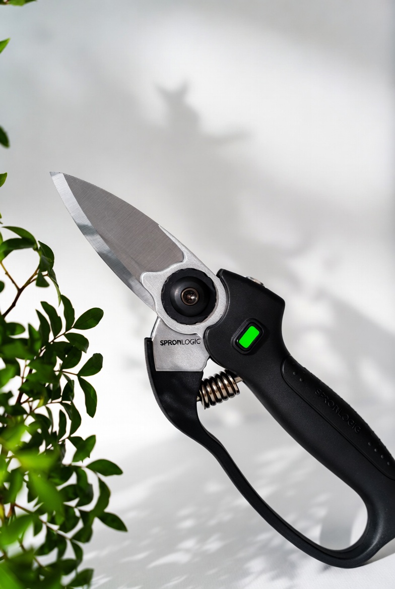 Cordless Electric Garden Shears